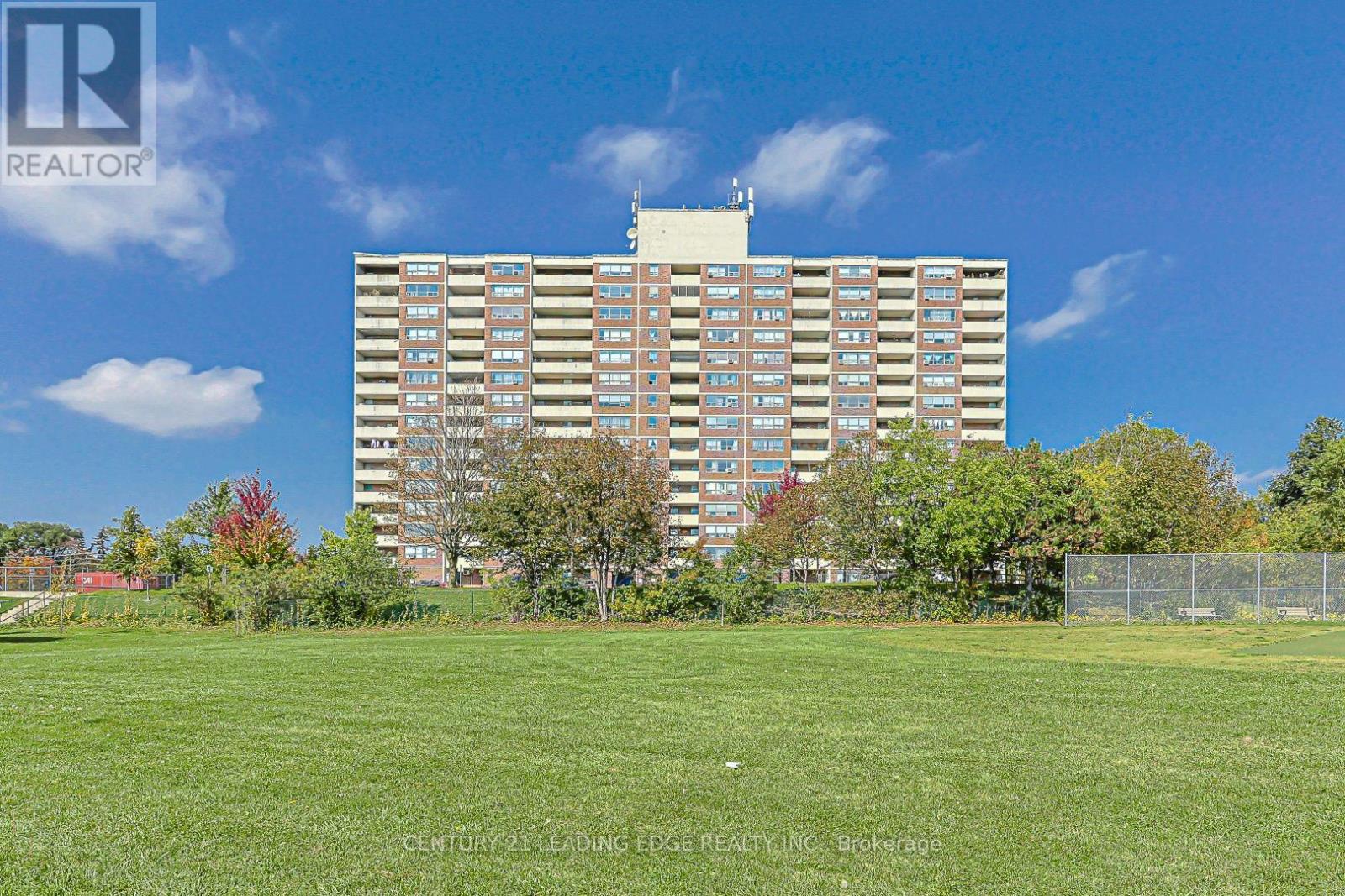 301- 25 Sunrise Avenue, Toronto, ON photo 2