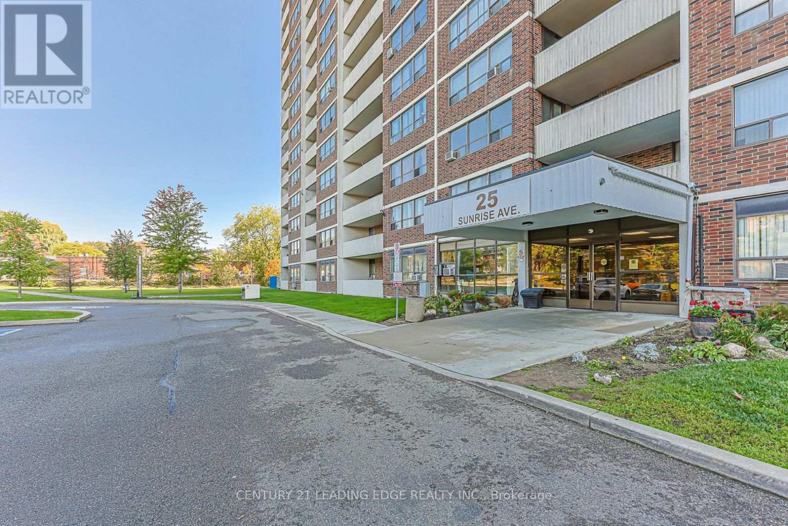 301- 25 Sunrise Avenue, Toronto, ON photo 4