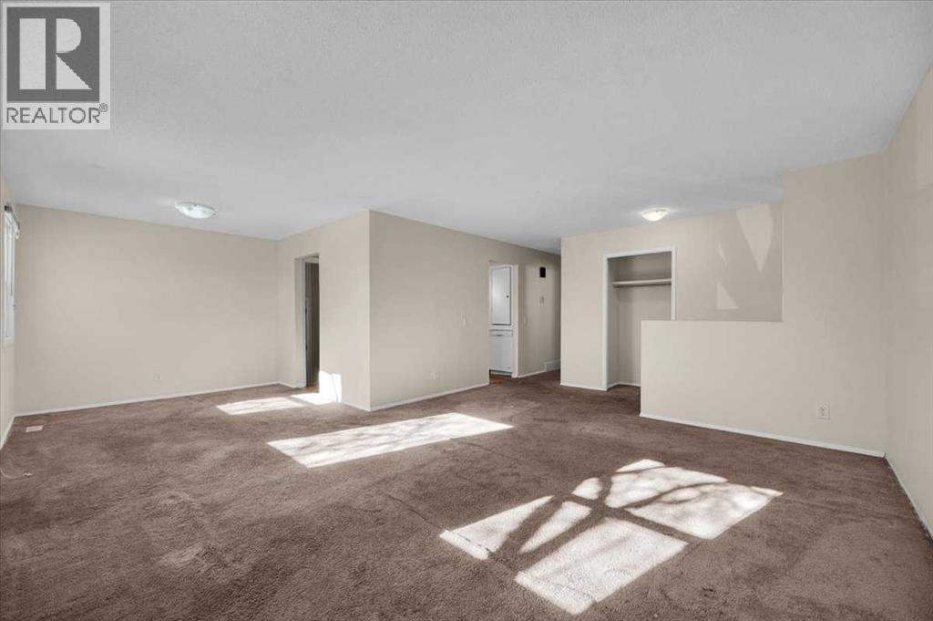 32 Whitman Crescent NE - 12