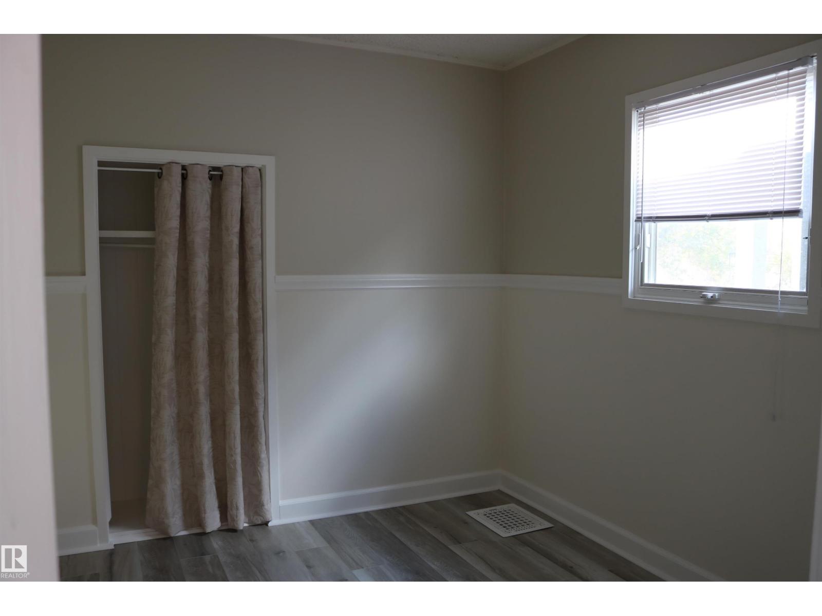 11624 82 Street NW, photo 11