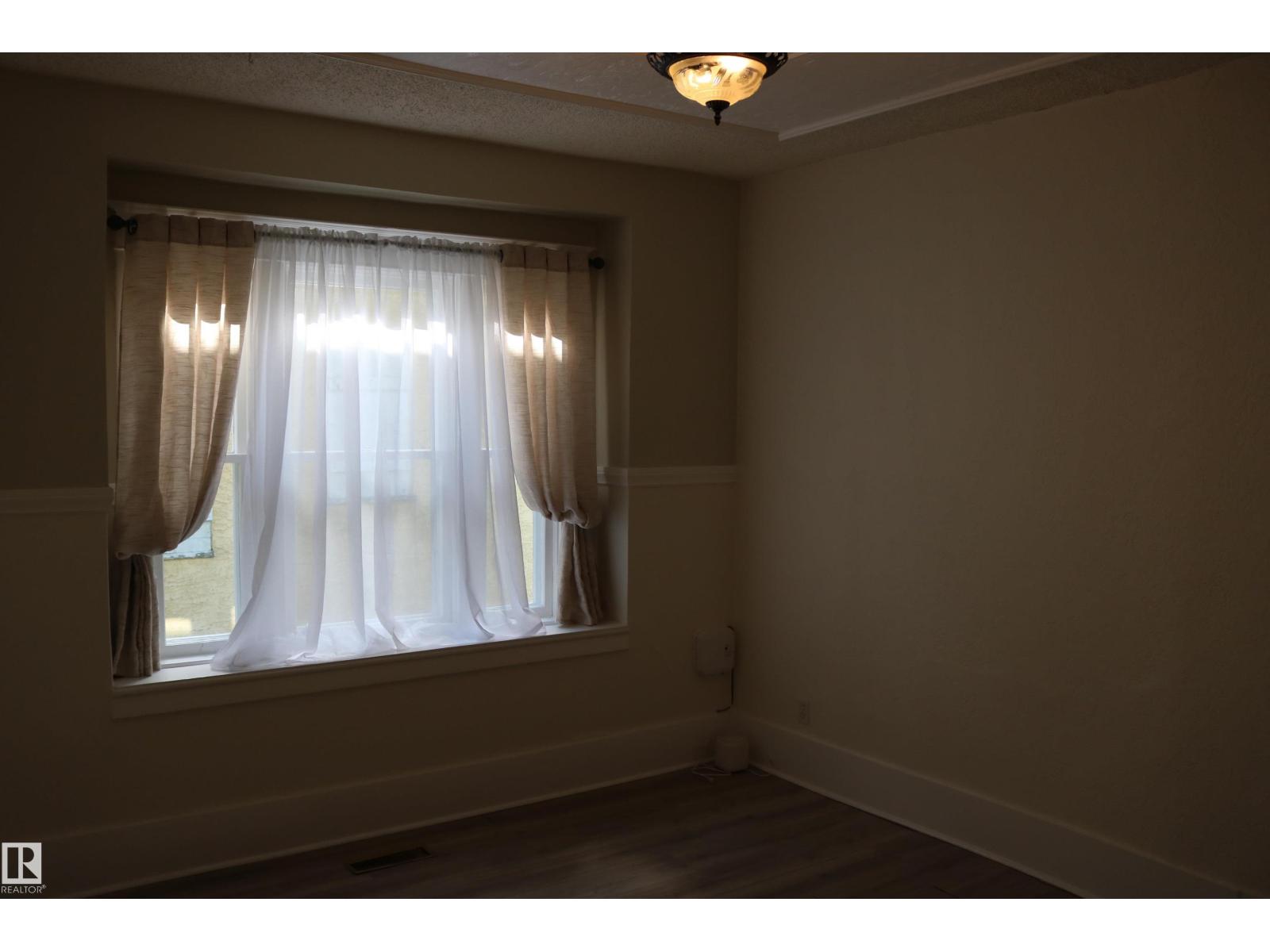 11624 82 Street NW, photo 14