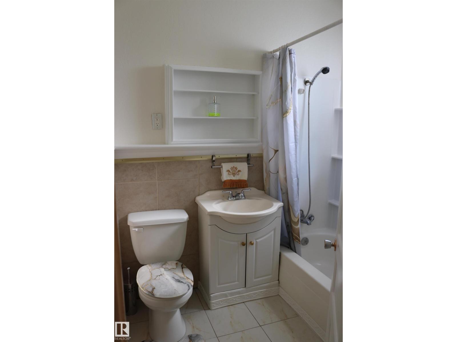 11624 82 Street NW, photo 18