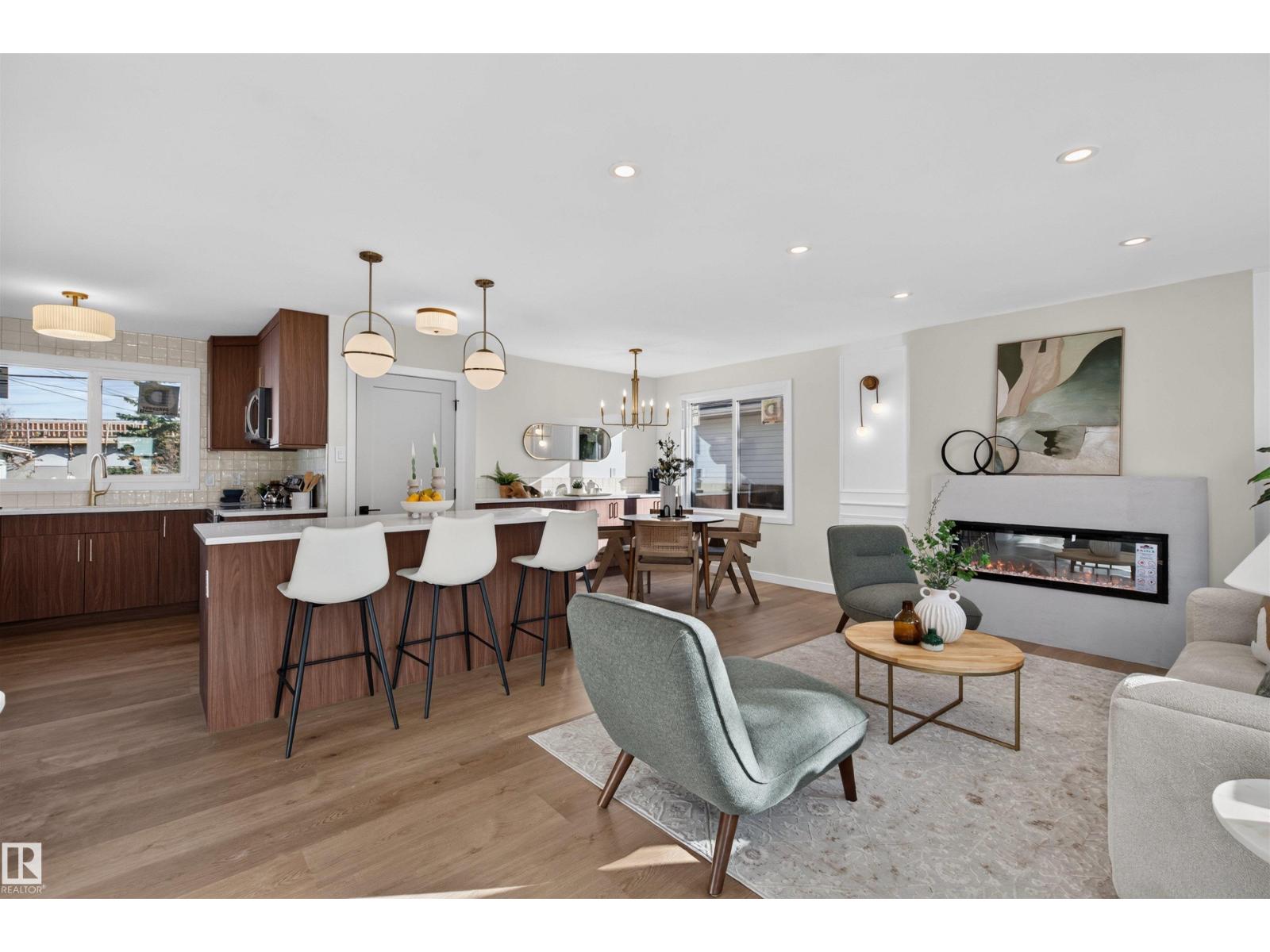 8507 52 ST NW - 1