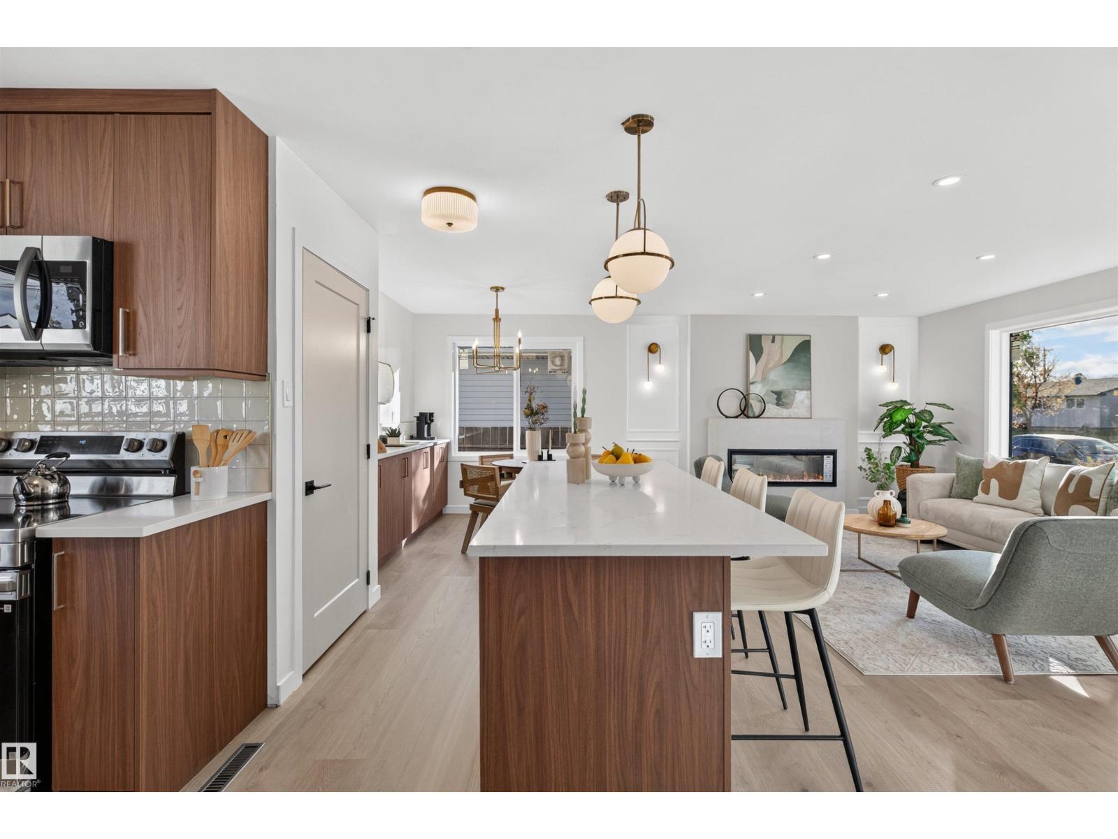 8507 52 ST NW - 11