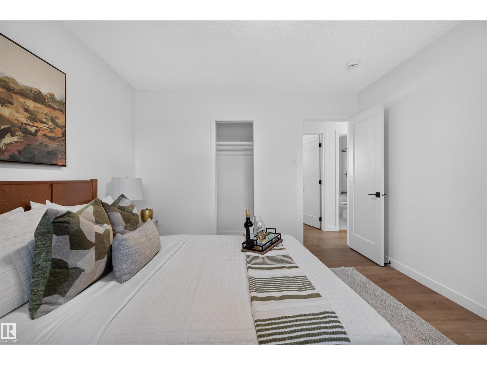 8507 52 ST NW - 18