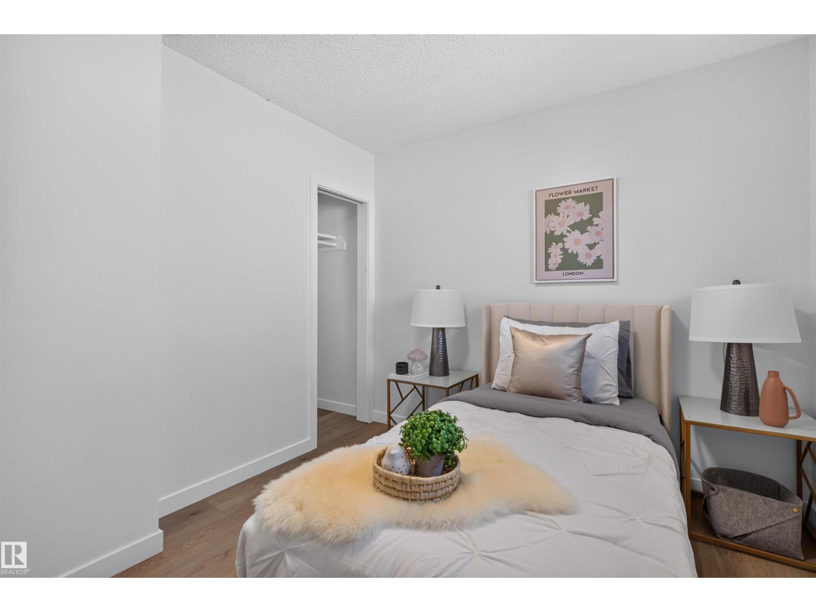 8507 52 ST NW - 20
