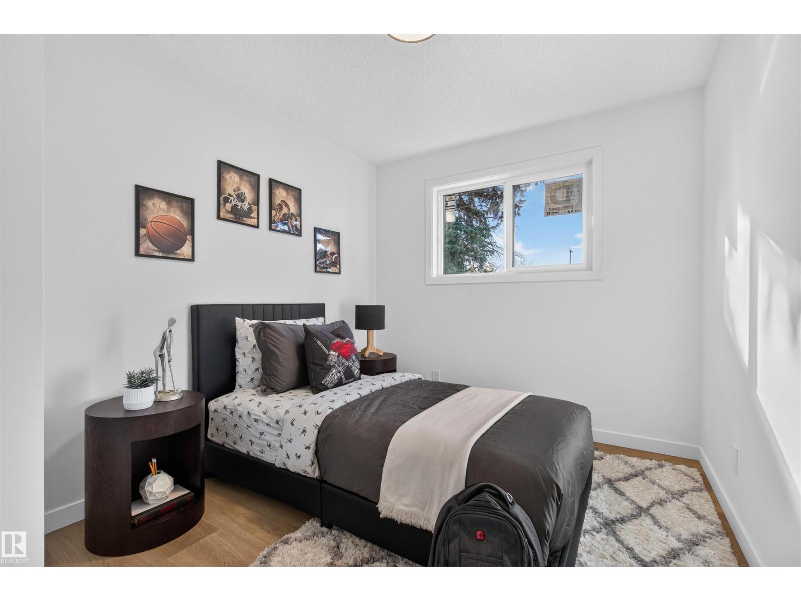 8507 52 ST NW - 21