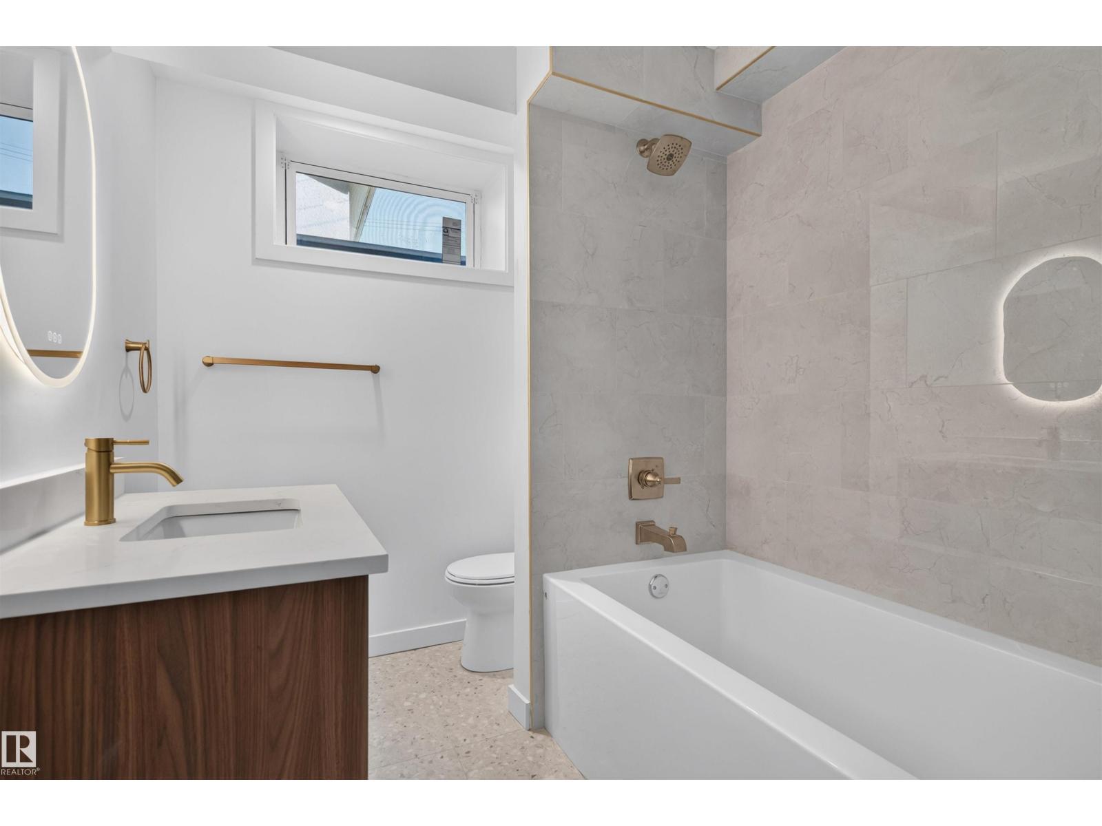 8507 52 ST NW - 28