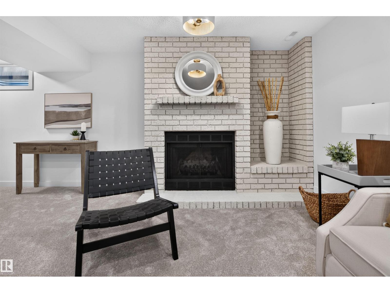 8507 52 ST NW - 33