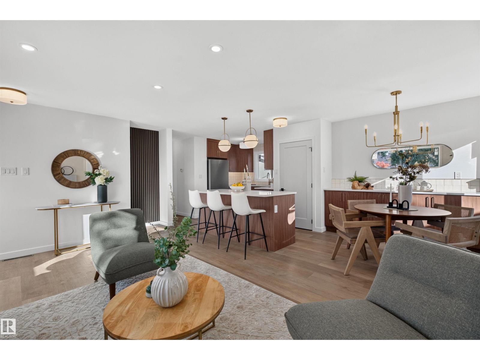 8507 52 ST NW - 6