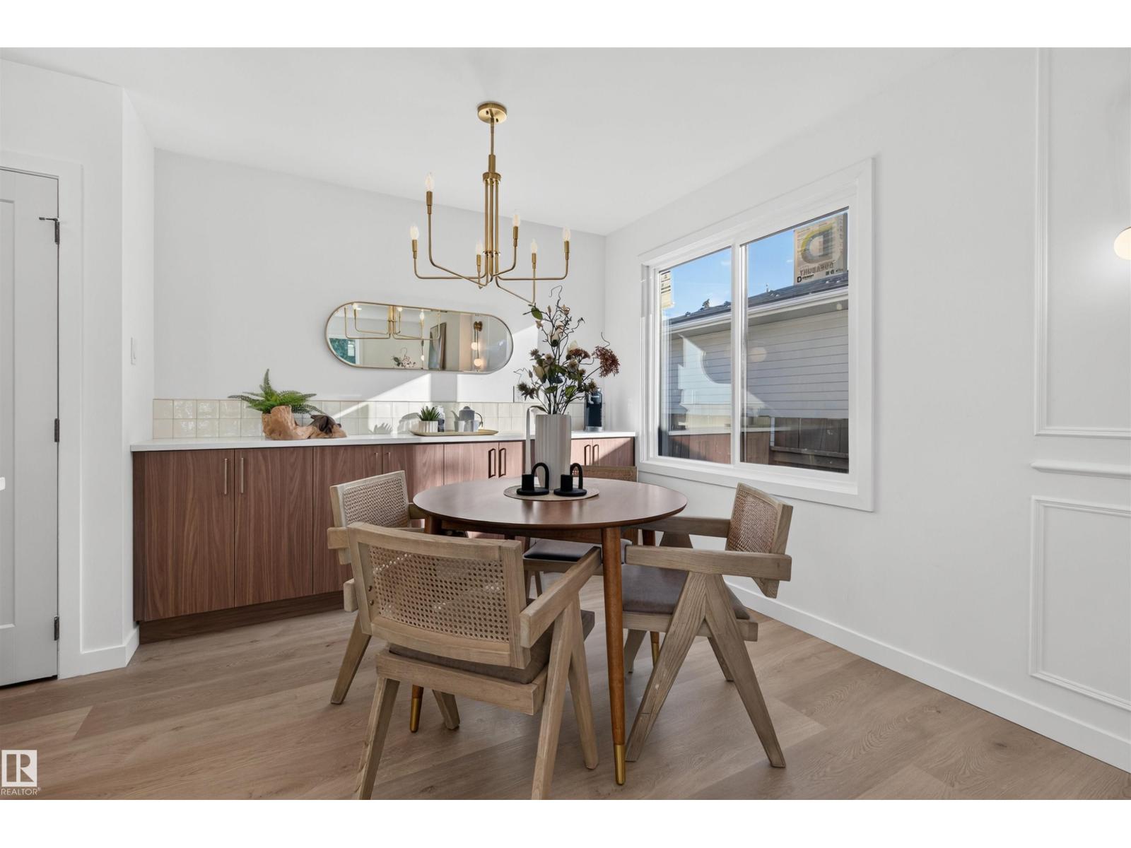8507 52 ST NW - 7