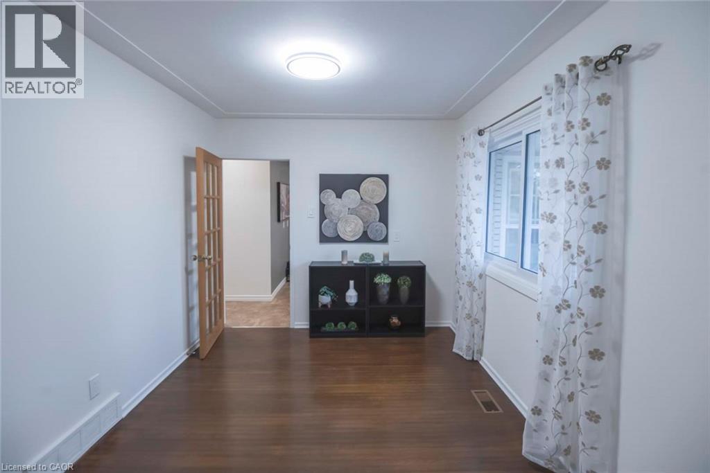 11 DUNCAIRN Avenue - 13