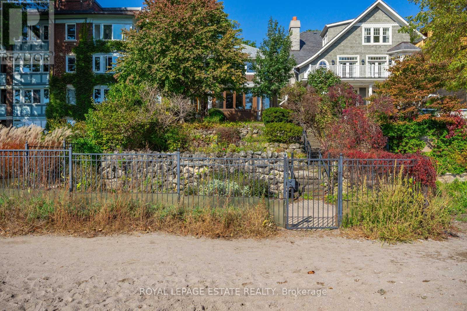 422 Lake Front — photo 3