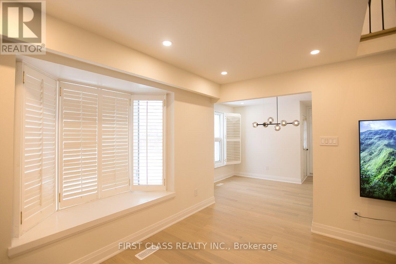 59 Longbow Square — photo 25