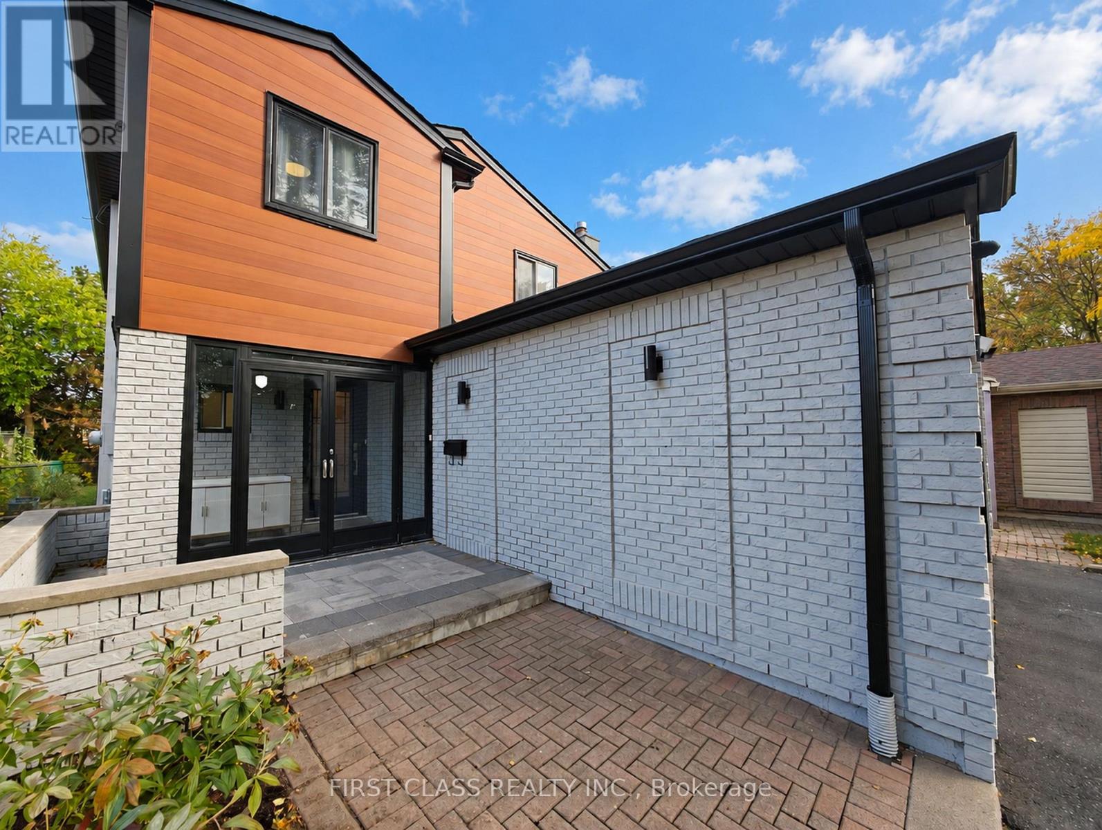 59 Longbow Square — photo 7