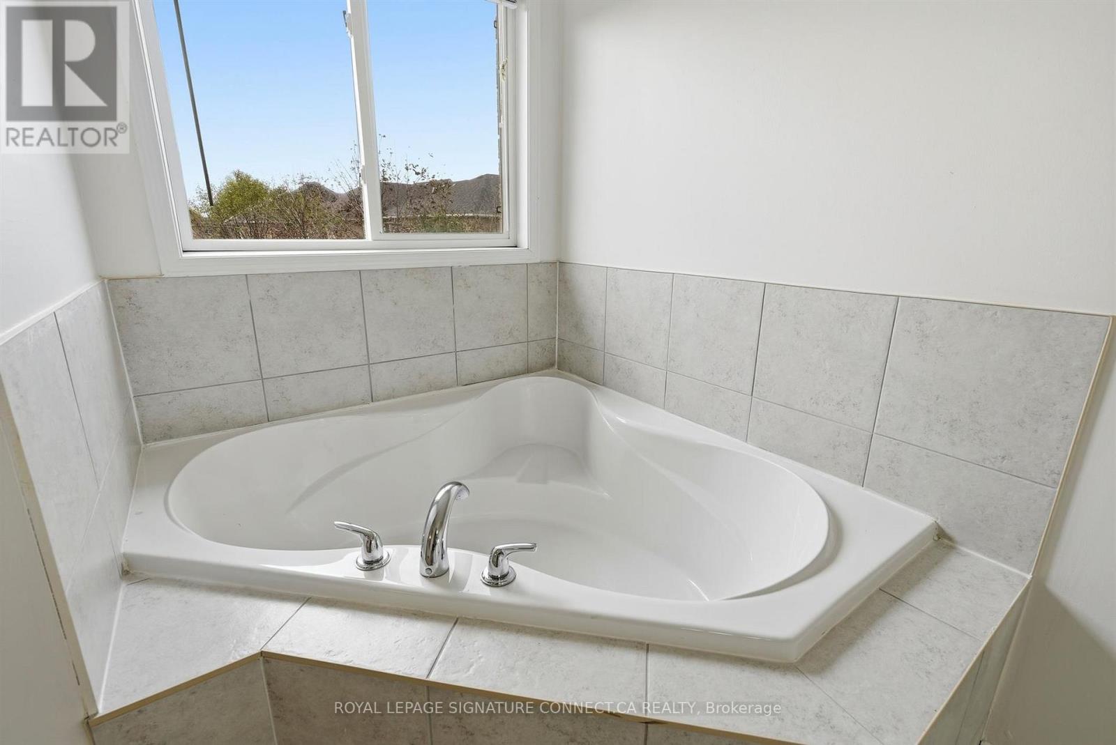 32 Wheelwright Drive, Richmond Hill, ON photo 24