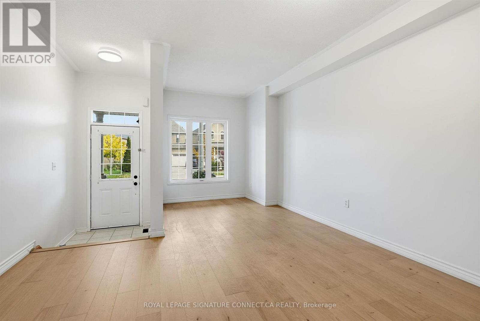 32 Wheelwright Drive, Richmond Hill, ON photo 4