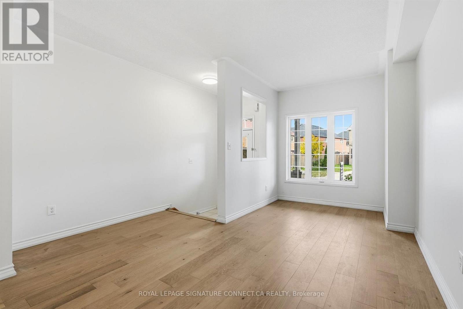 32 Wheelwright Drive, Richmond Hill, ON photo 8