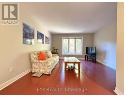Bedroom 3 - 62 Wetherby Circle, Markham, ON L3T7R6 Photo 6