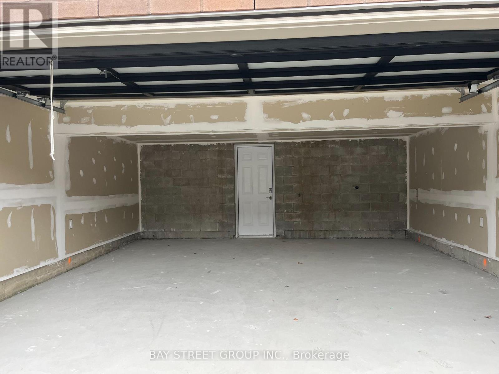 26 Robert Eaton Avenue — photo 24