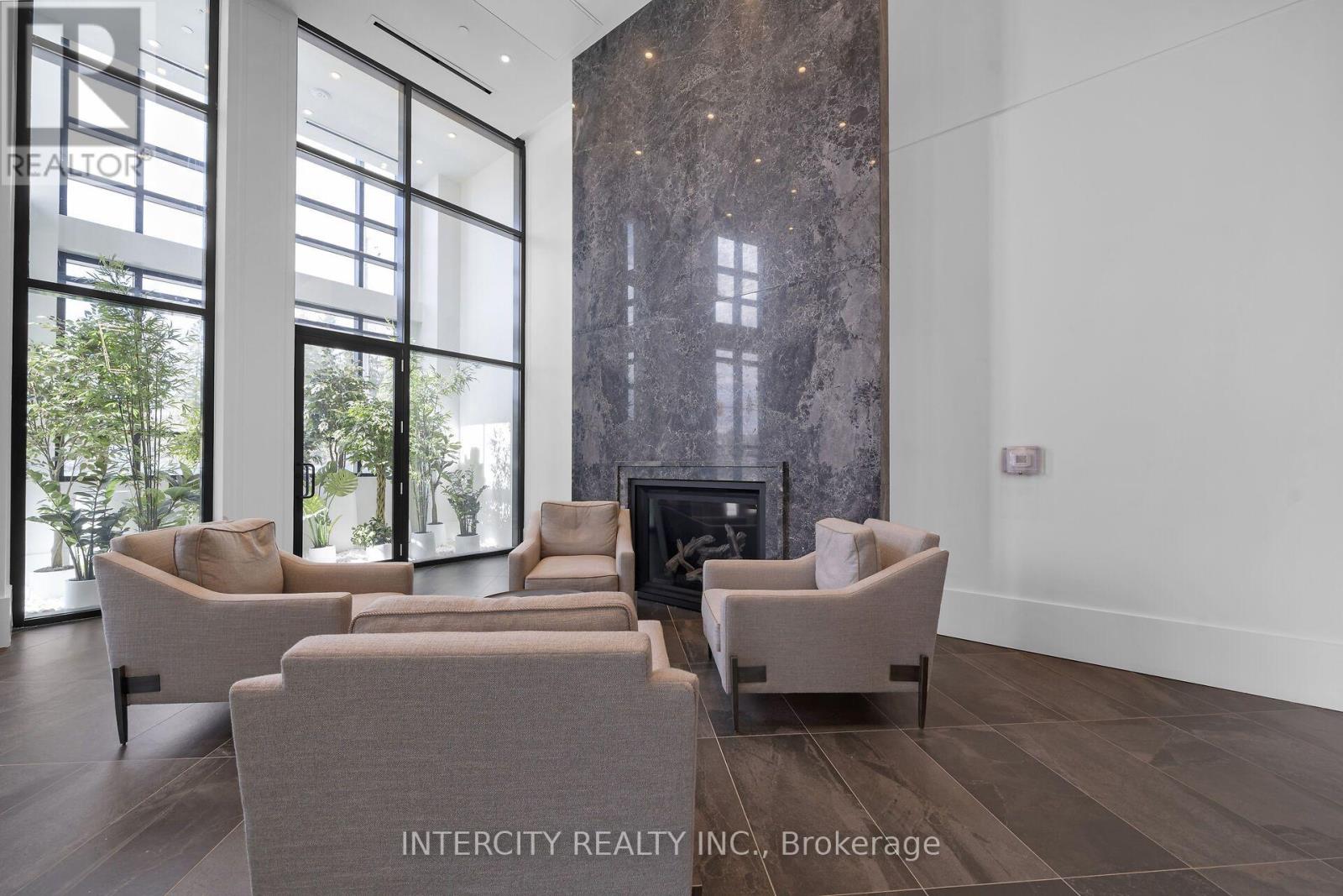 2075 King Road — photo 4