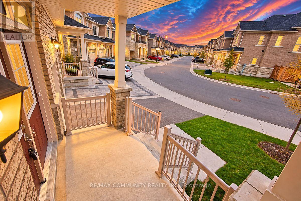 40 LIAM LANE, Markham (Cedarwood) — photo 2