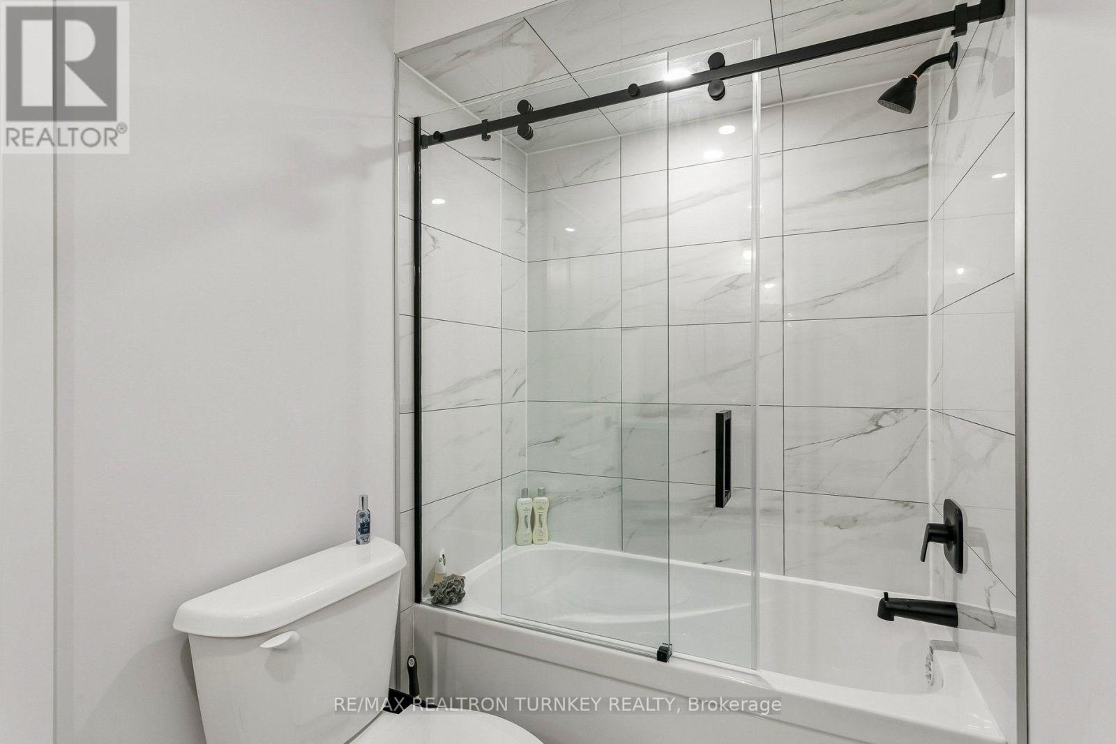 4 Gord Matthews Way, Uxbridge, ON photo 33