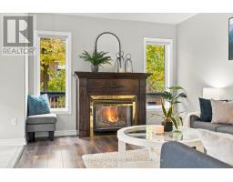 Family room - 14 Bloxham Place, Barrie, ON L4N9K2 Photo 11