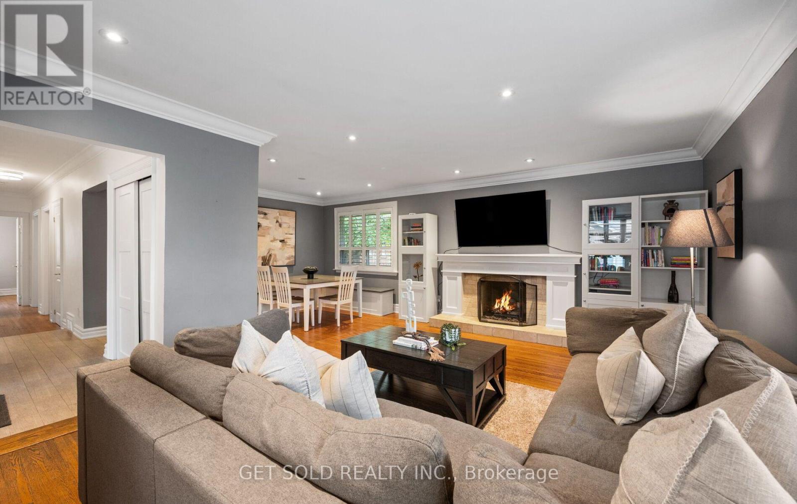 136 PRINCE GEORGE DRIVE, Toronto (Princess-Rosethorn) — photo 2