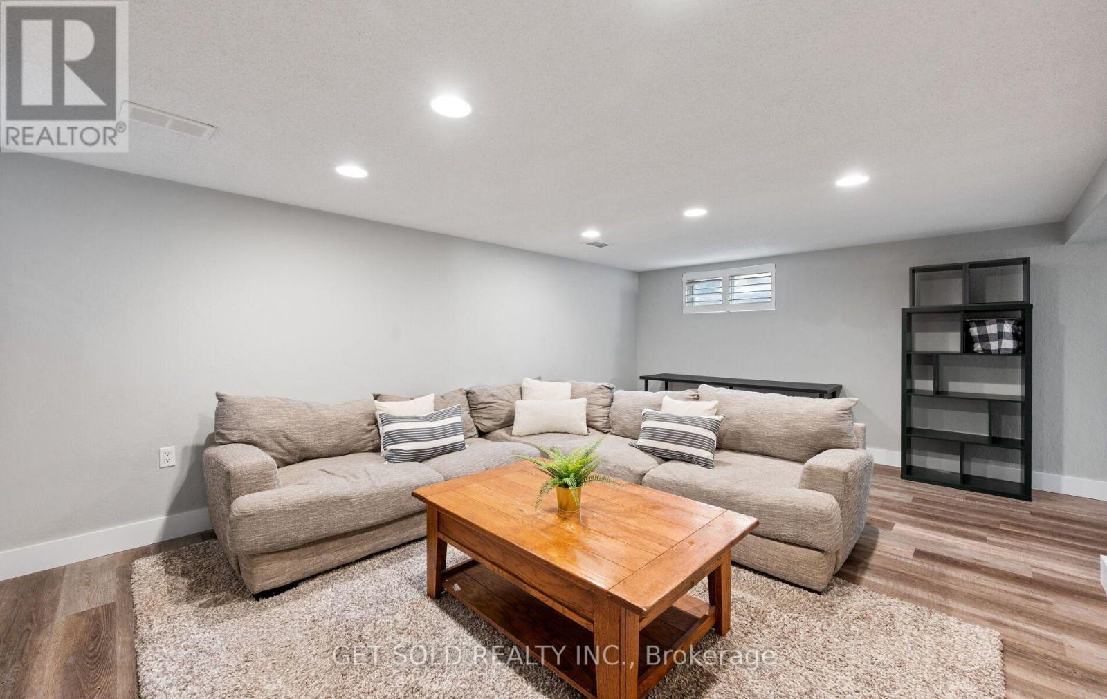 136 Prince George Drive, Toronto, ON photo 26