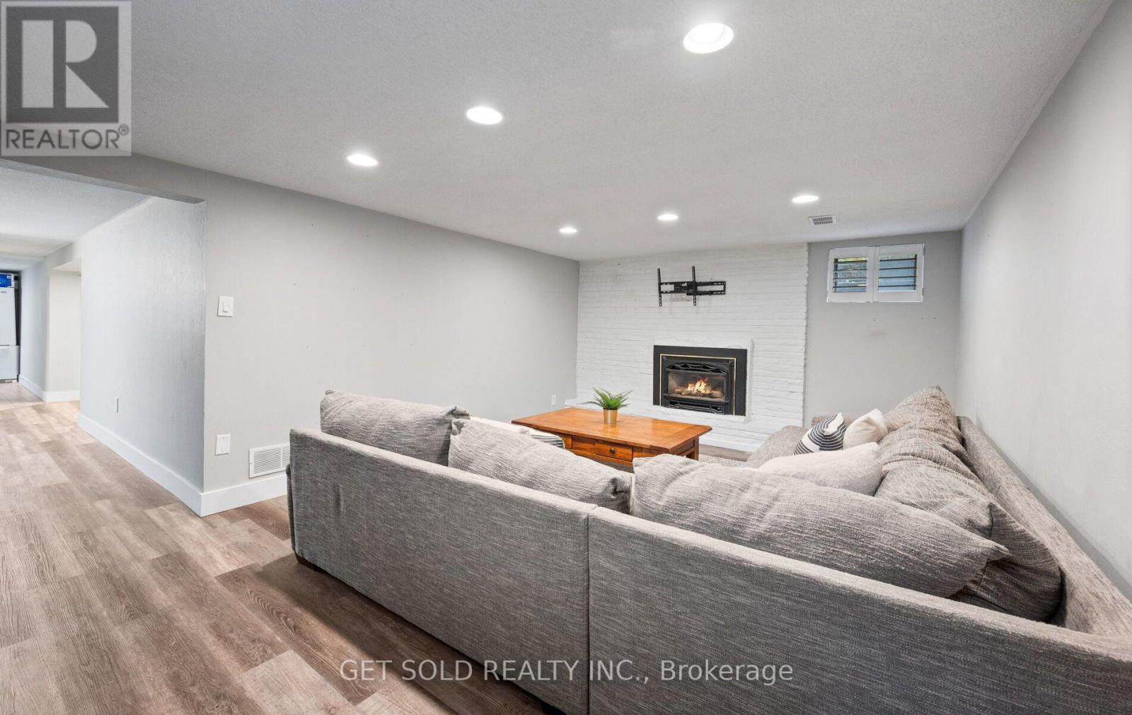 136 Prince George Drive, Toronto, ON photo 27