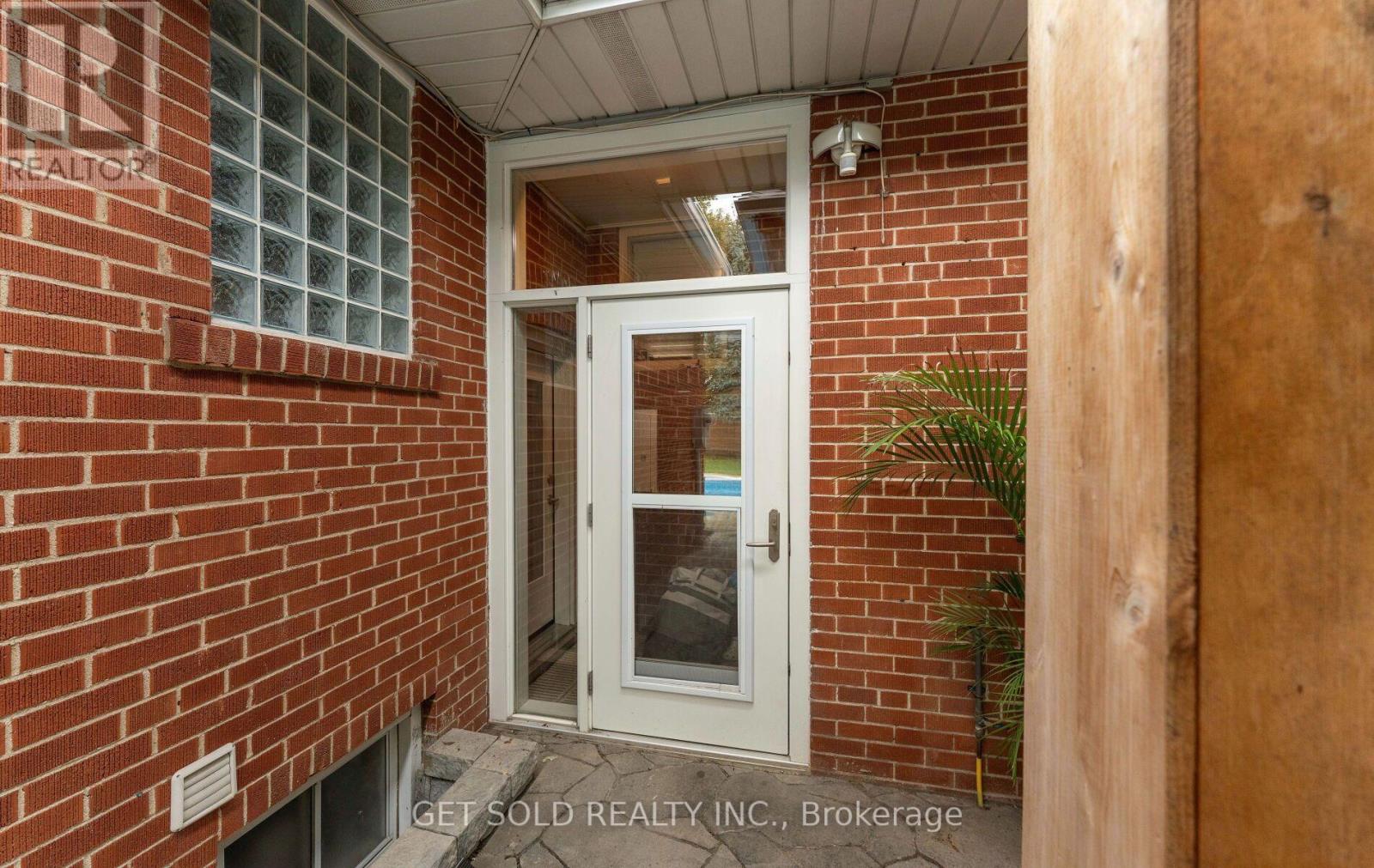 136 Prince George Drive, Toronto, ON photo 37
