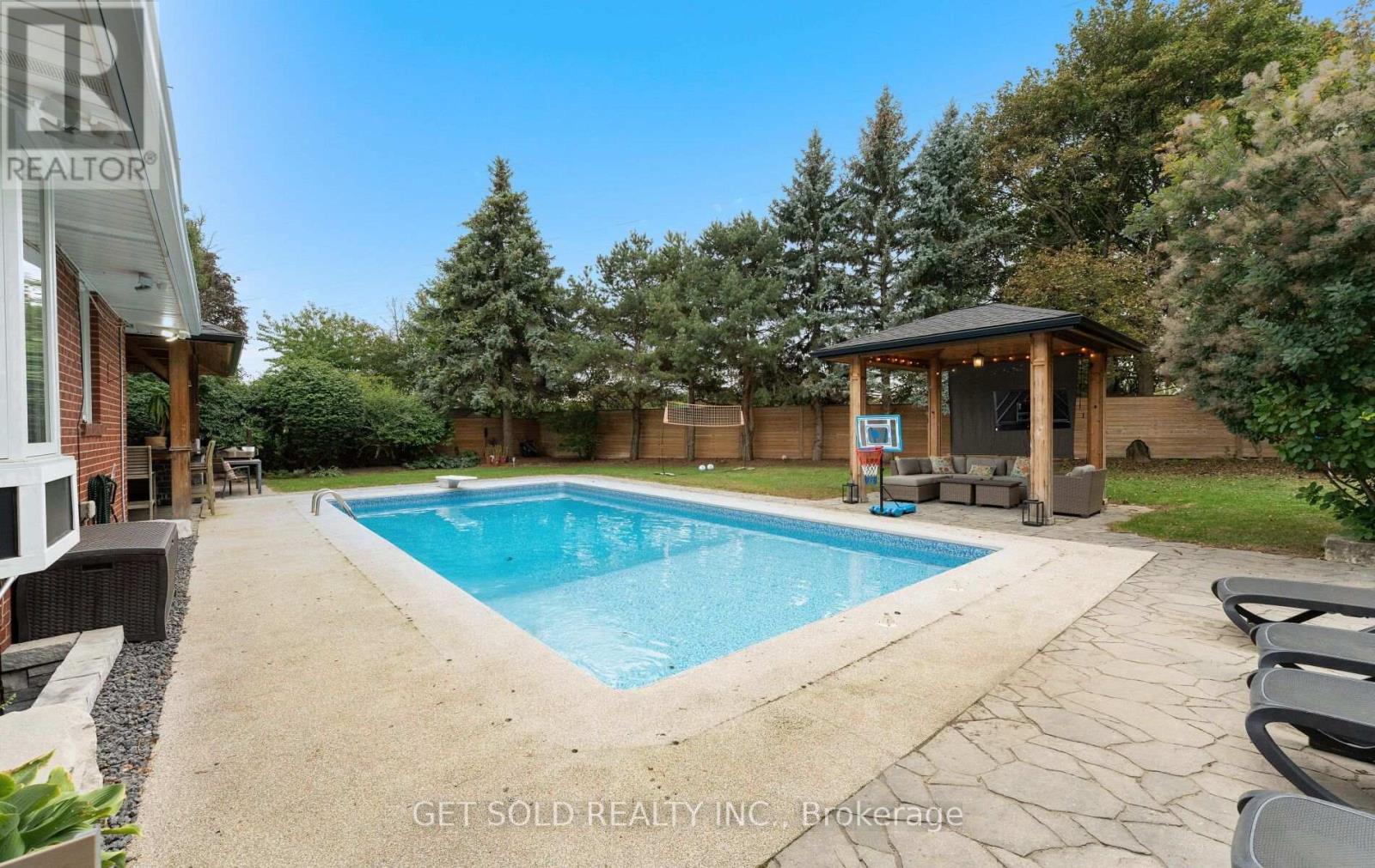 136 Prince George Drive, Toronto, ON photo 43