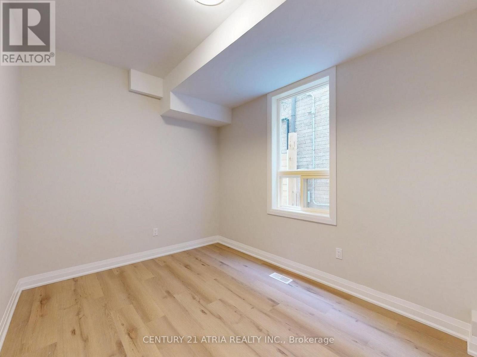 92 Lappin Avenue — photo 16