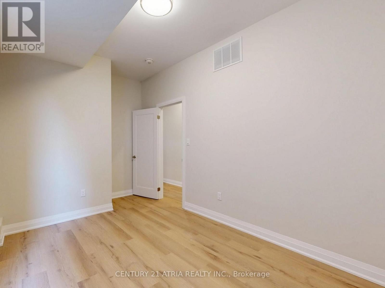 92 Lappin Avenue — photo 19