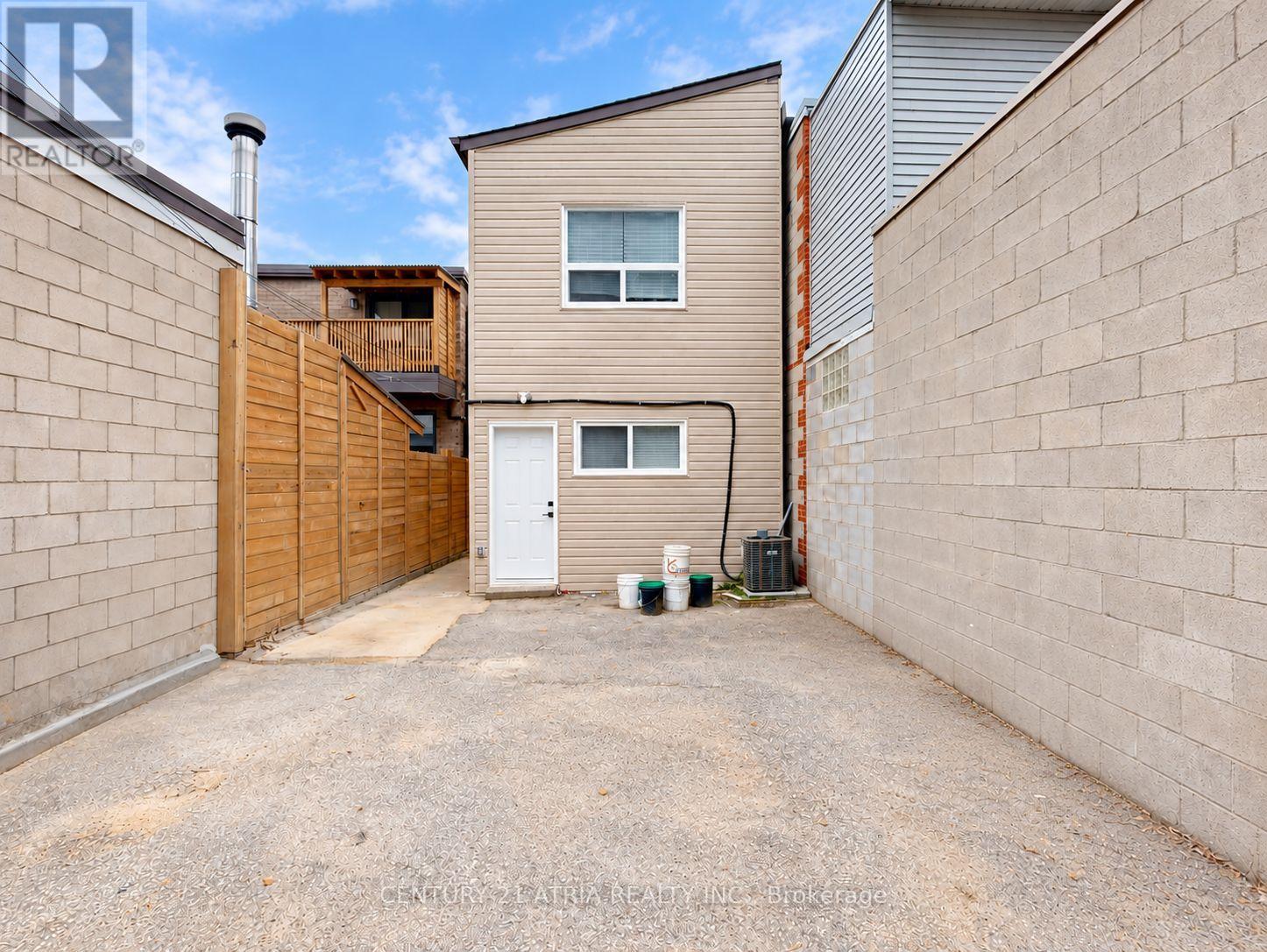 LOWER - 92 LAPPIN AVENUE, Toronto (Dovercourt-Wallace Emerson-Junction) — photo 4