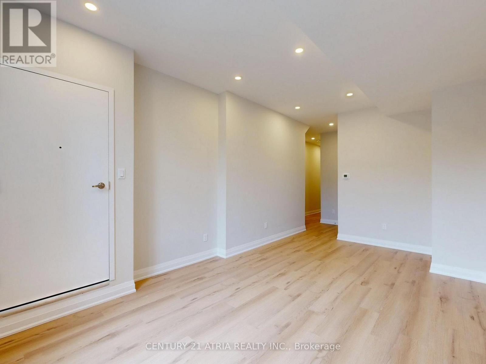 LOWER - 92 LAPPIN AVENUE, Toronto (Dovercourt-Wallace Emerson-Junction) — photo 9