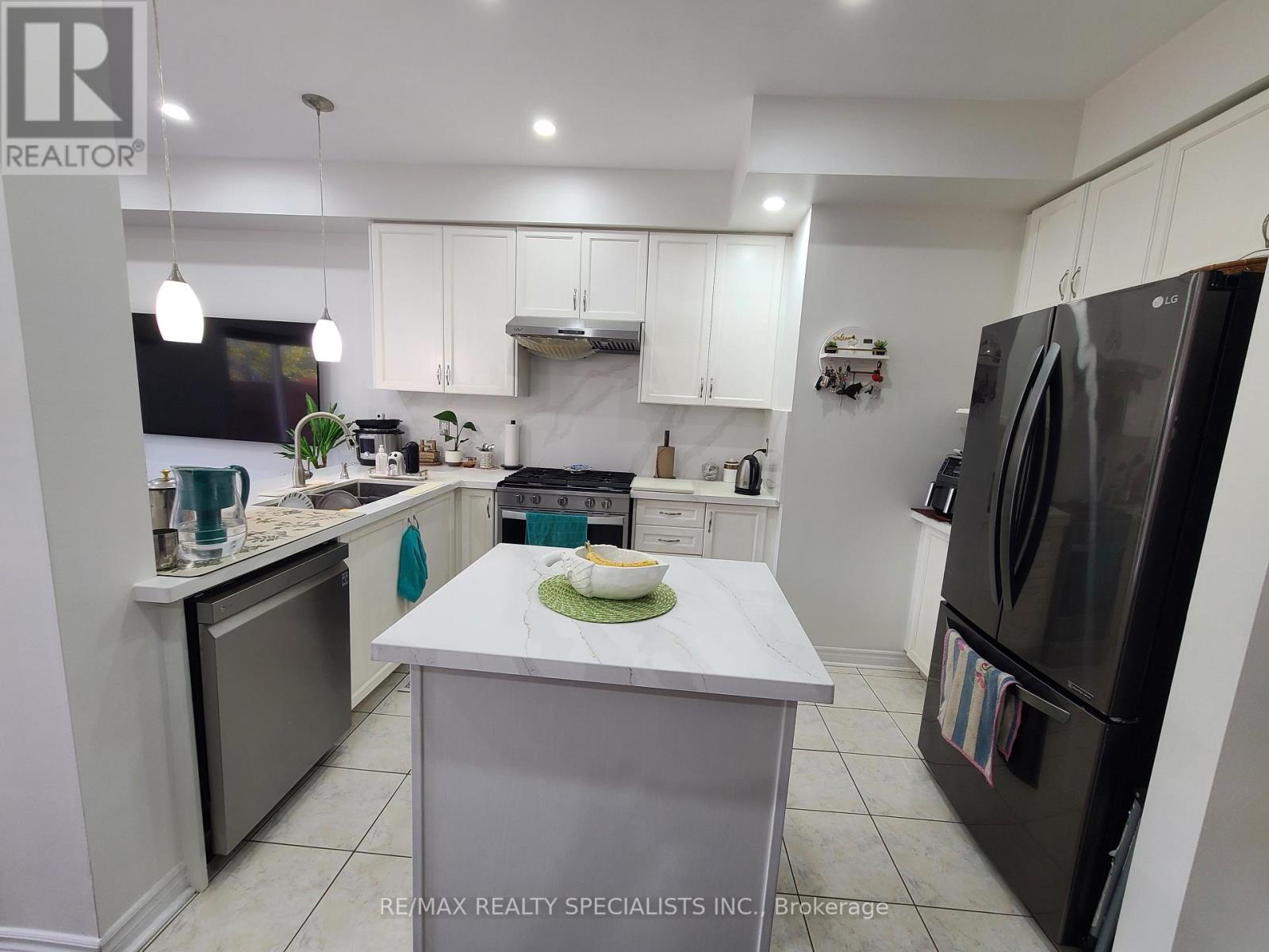 360 HOBBS CRESCENT, Milton (CL Clarke) — photo 11