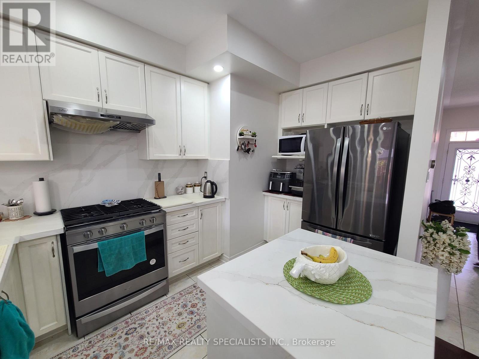 360 HOBBS CRESCENT, Milton (CL Clarke) — photo 12