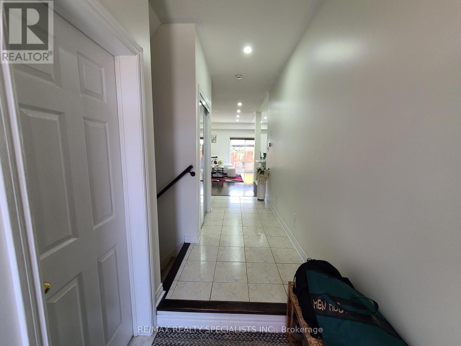 360 HOBBS CRESCENT, Milton (CL Clarke) — photo 5