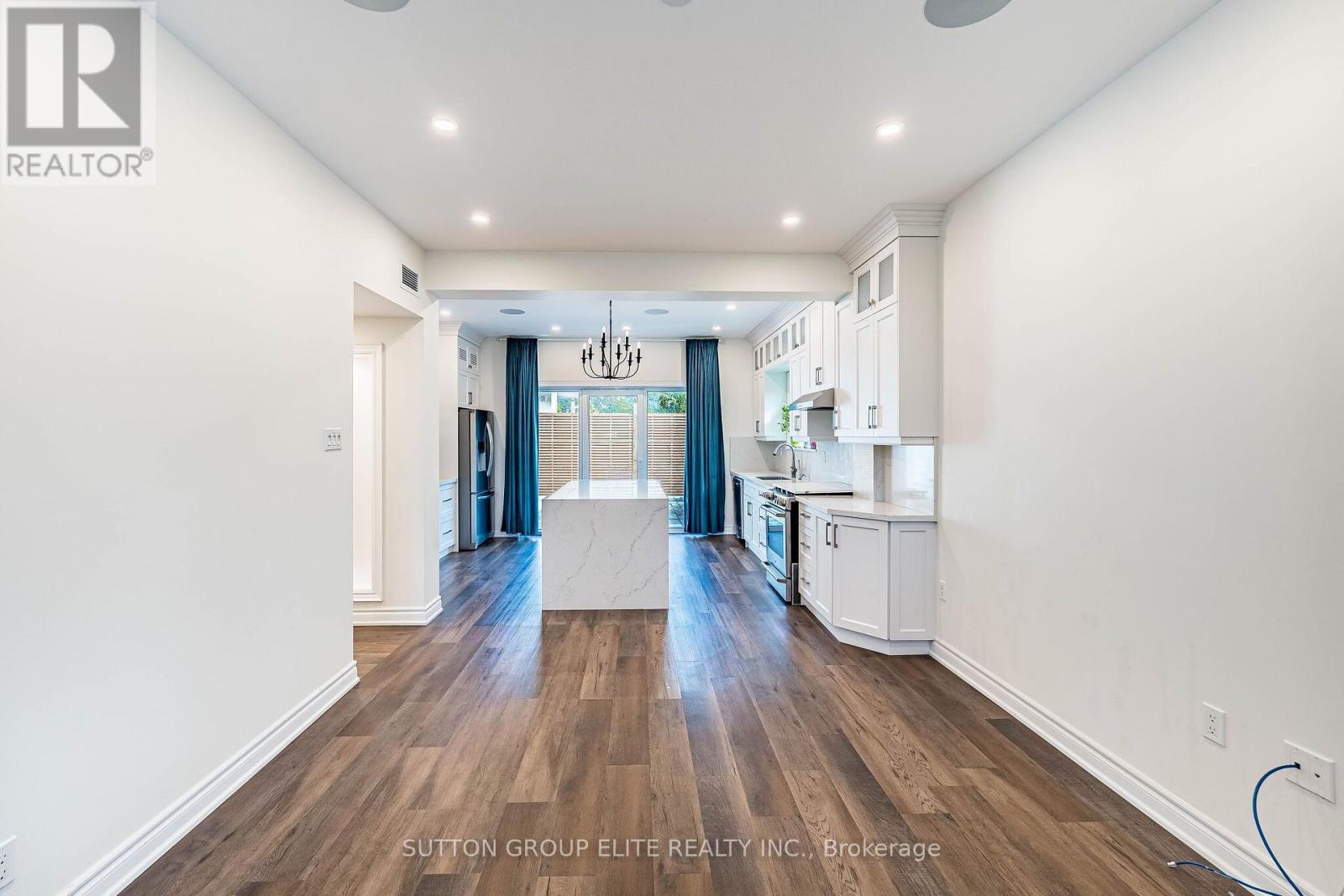 1402 South Service Road — photo 15