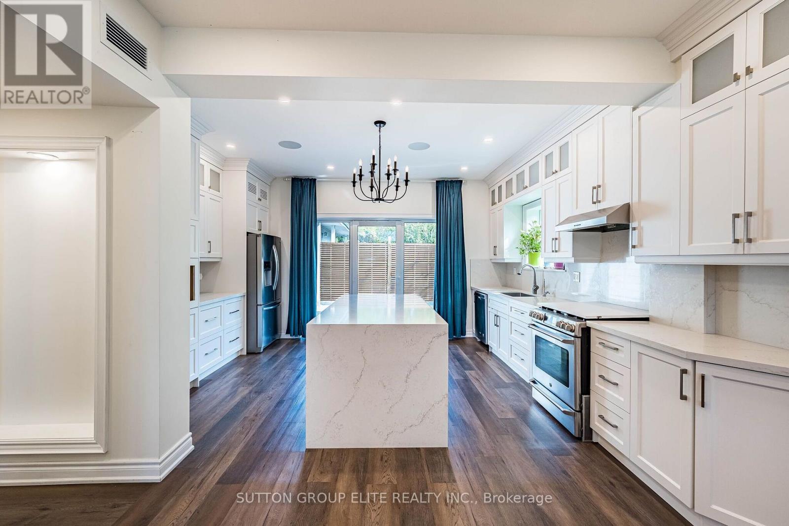 1402 South Service Road — photo 16