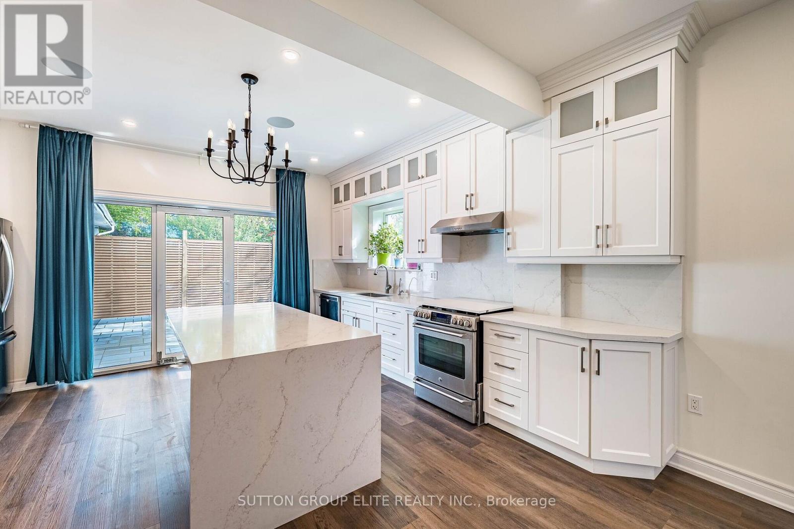 1402 South Service Road — photo 17