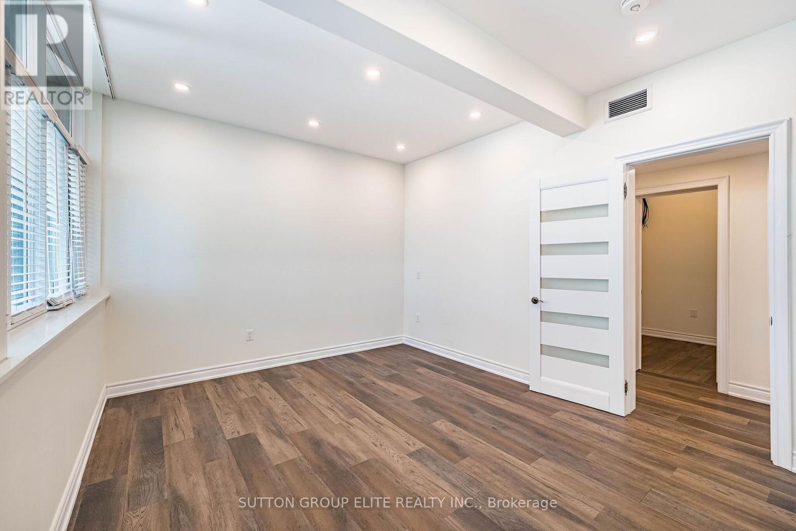 1402 South Service Road — photo 27