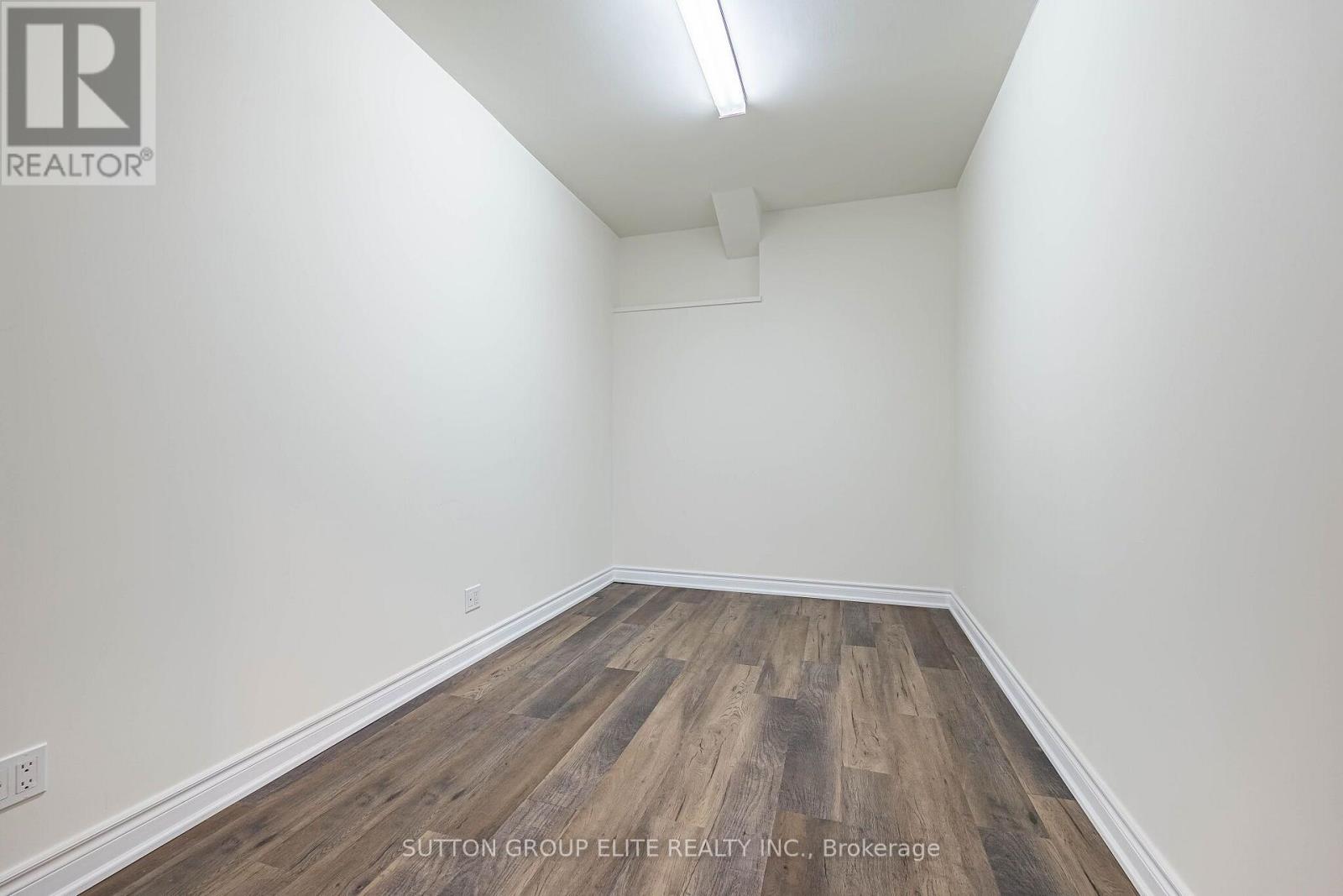 1402 South Service Road — photo 32