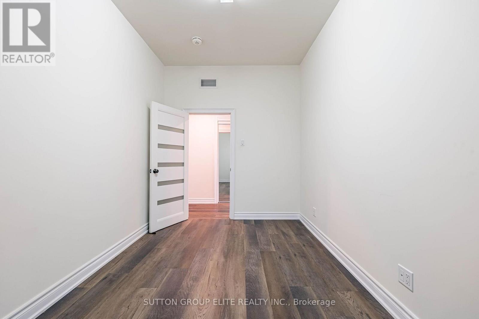 1402 South Service Road — photo 33