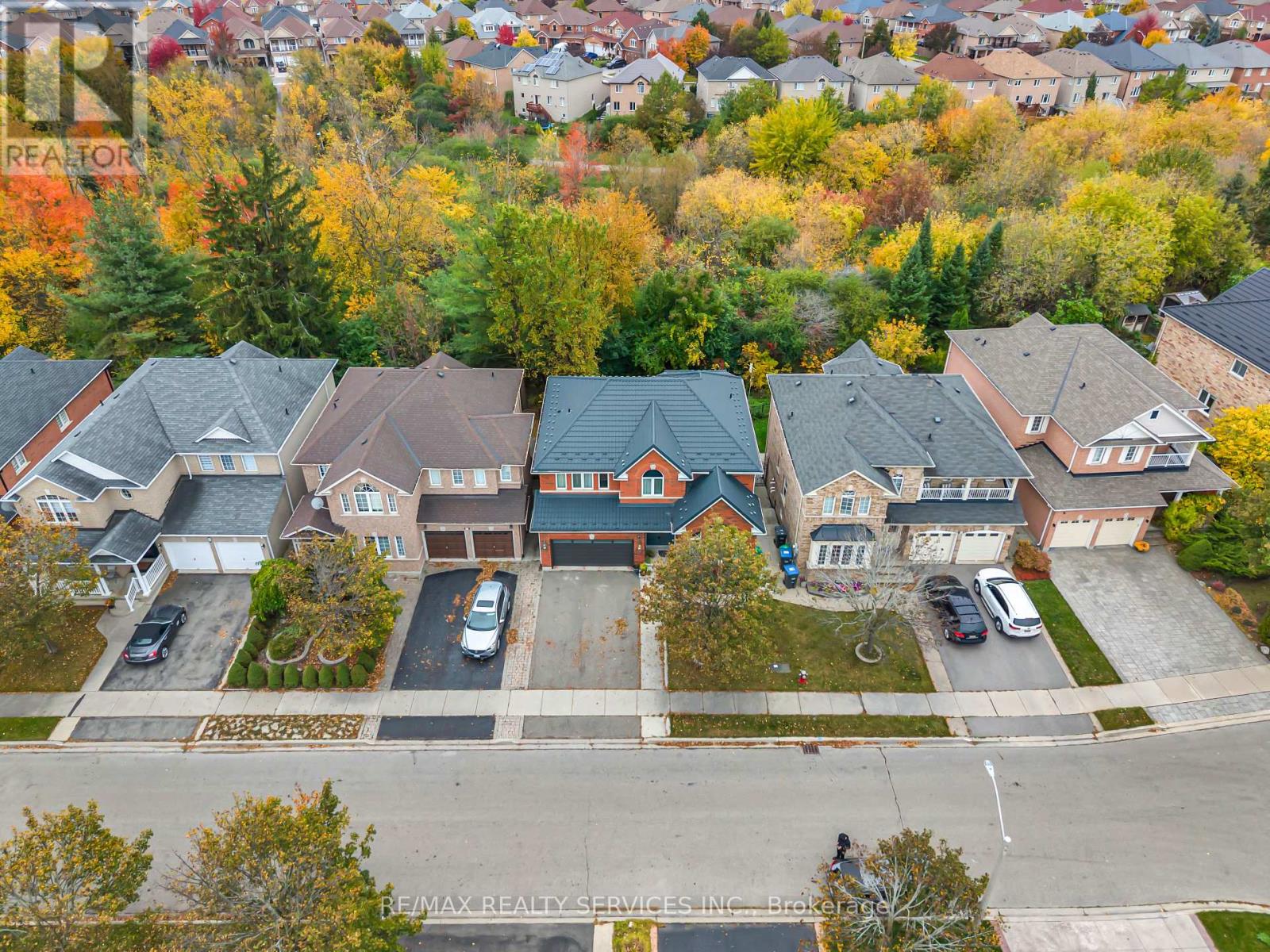 82 DUNVEGAN CRESCENT, Brampton (Fletcher's Meadow) — photo 2