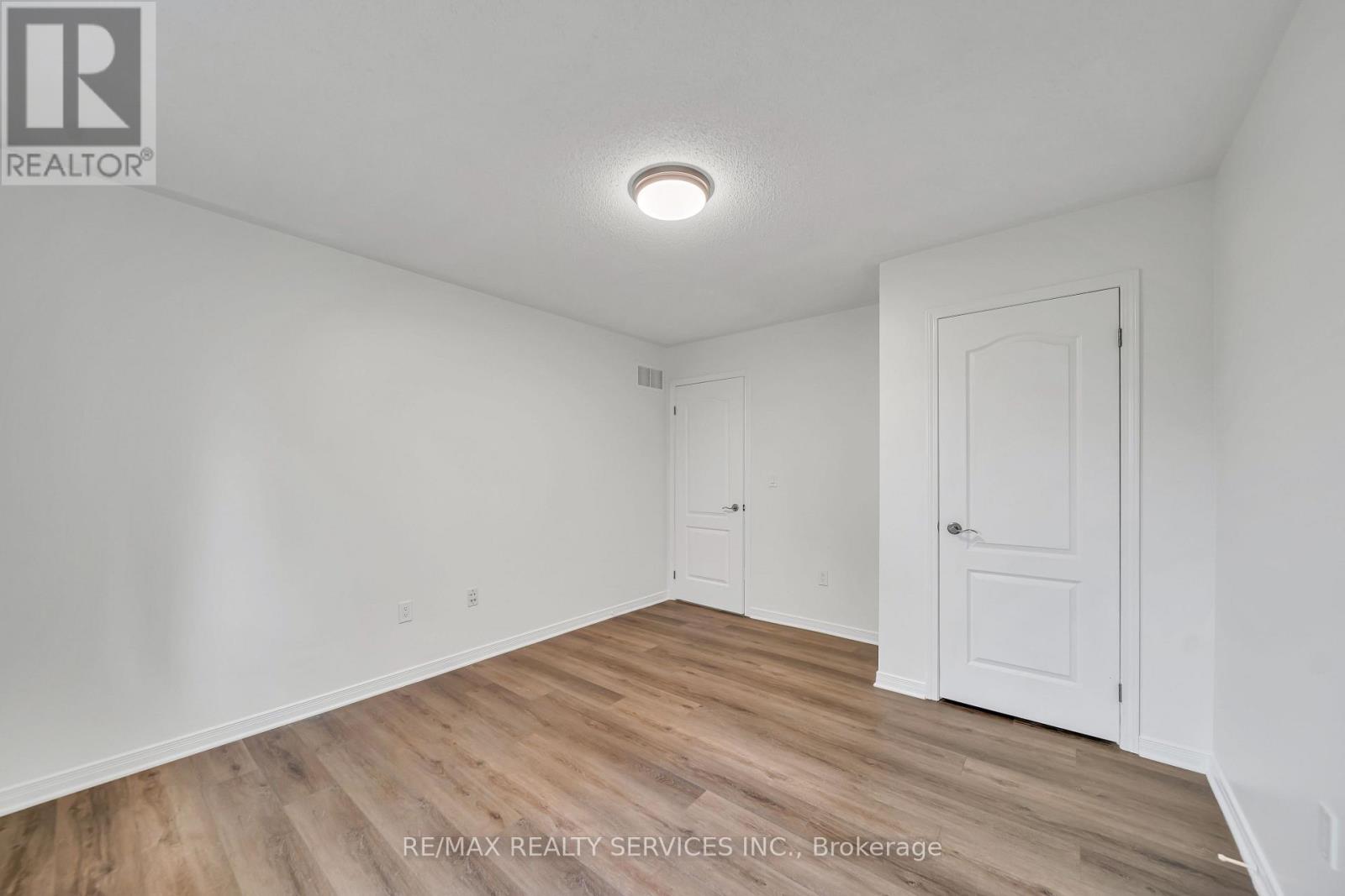 82 Dunvegan Crescent, Brampton, ON photo 32