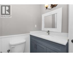 Dining room - 16 Glebe Court, Hamilton, ON L9C6B1 Photo 11
