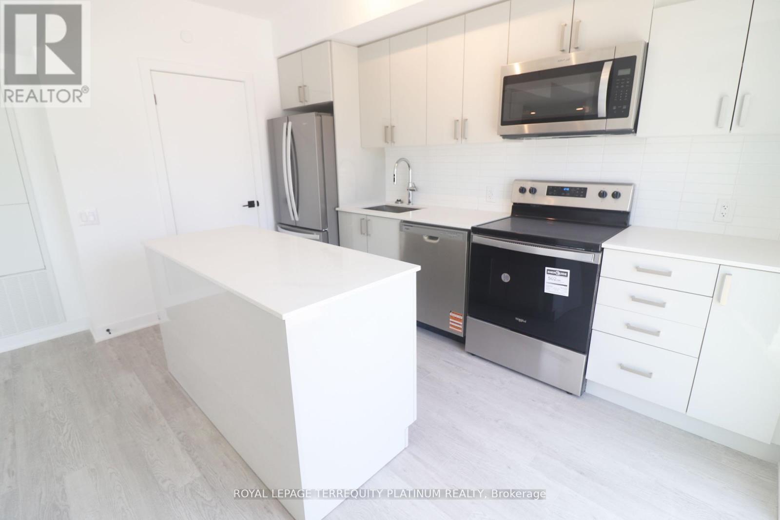 111 - 2782 BARTON STREET E, Hamilton (Riverdale)